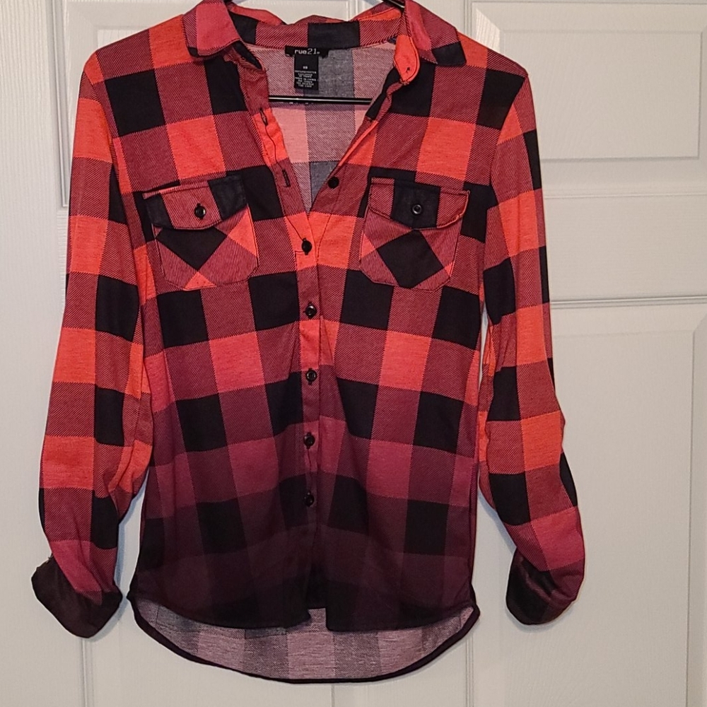 Rue21 Checkered button down Pink/Black with pocket